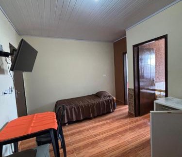 Praia de Leste House | Pousada Fênix,com piscina -250 METROS DA PRAIA