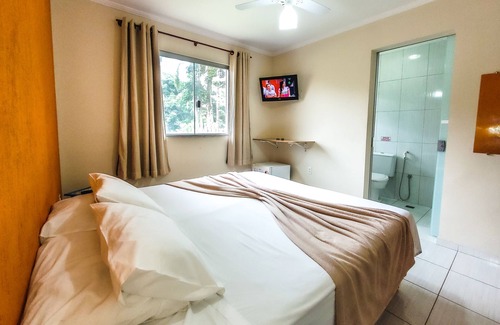 Serra Negra Hotel | Pousada Renascença Aconchegante com Piscina