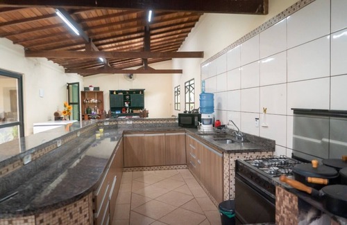 Socorro House | Pousada só pra mim com 4 Suítes , Lago, Piscina, Campinho Pomar, Sky, Wifi,