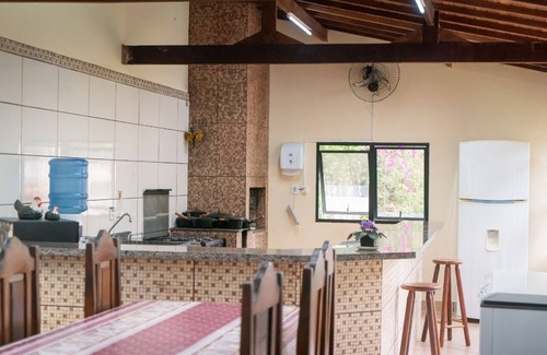 Socorro House | Pousada só pra mim com 4 Suítes , Lago, Piscina, Campinho Pomar, Sky, Wifi,