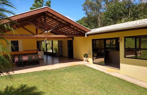 Socorro House | Pousada só pra mim com 4 Suítes , Lago, Piscina, Campinho Pomar, Sky, Wifi,