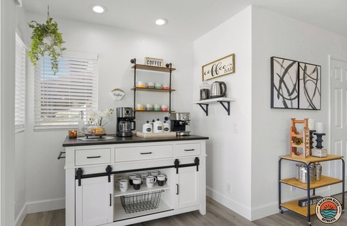 Poway House | Poway Panorama Peak - Pool, Spa, Sleeps 24!