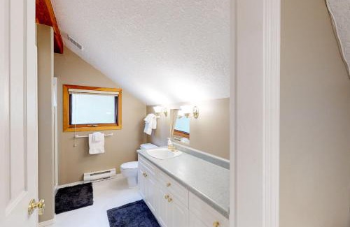 Snow Pine Estates Ski Chalet | Powder Paradise
