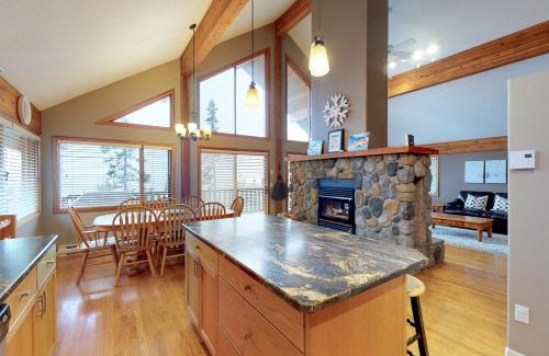 Snow Pine Estates Ski Chalet | Powder Paradise