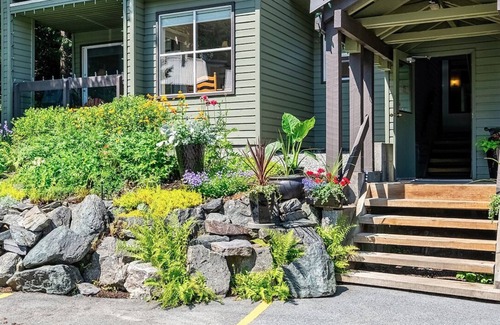 Whistler Creekside Condo | Powderview 1BR- Walk to Gondola