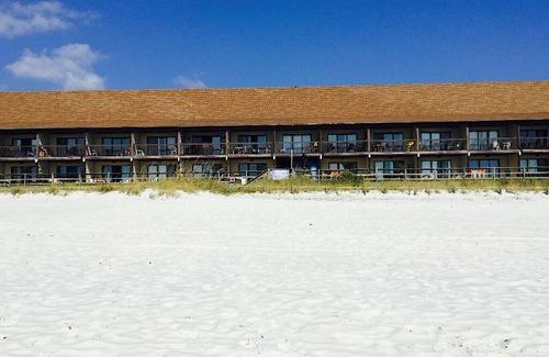 Panama City Beach Condo | POY 109 BEACHFRONT GROUND LEVEL
