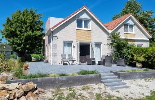 Makkum House | Prachtige vakantievilla aan IJsselmeer Makkum