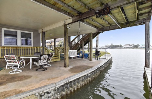 Jamaica Beach House | Prager Bay View | Private Pool, Canal Views!