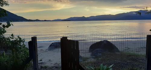 Florianopolis House | Praia particular, vista exclusiva e conforto total