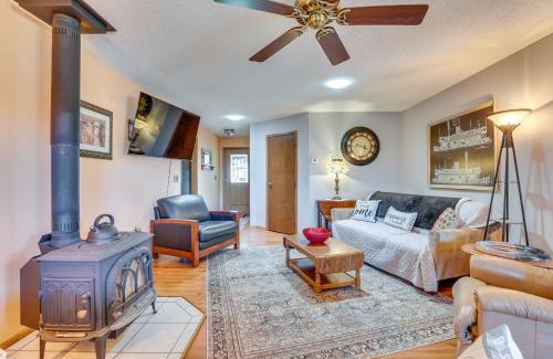 Prairie Du Chien House | Prairie du Chien Home with Yard 3 Mi to River!