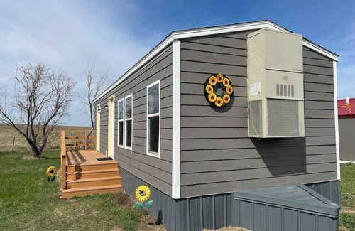 Belfield Cabin | Prairie Tiny Home near TRNP