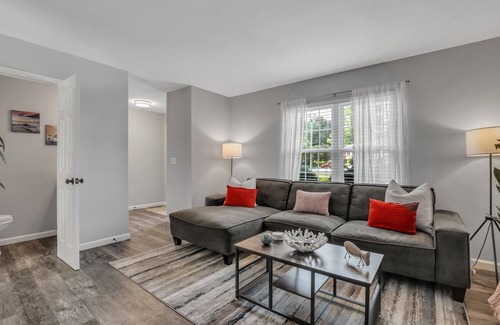 Charleston House | Pre filled title