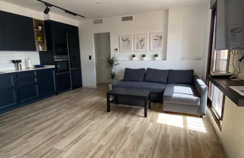 Los Geraeos Apartment | Precioso ático con vistas al mar y la montaña