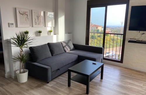 Los Geraeos Apartment | Precioso ático con vistas al mar y la montaña
