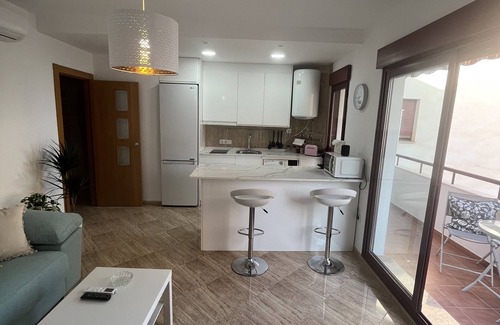 Velilla-Taramay Apartment | Precioso Piso Recién Reformado Todo a Estrenar en Primera Línea de Playa