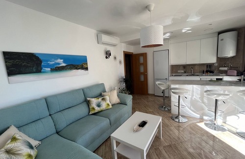 Velilla-Taramay Apartment | Precioso Piso Recién Reformado Todo a Estrenar en Primera Línea de Playa