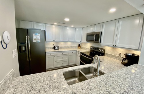 Briarcliffe Acres Condo | Premier-2BR/2BA-Southern View-High End Remodel-Lavish Kitchen & Baths + Locker!