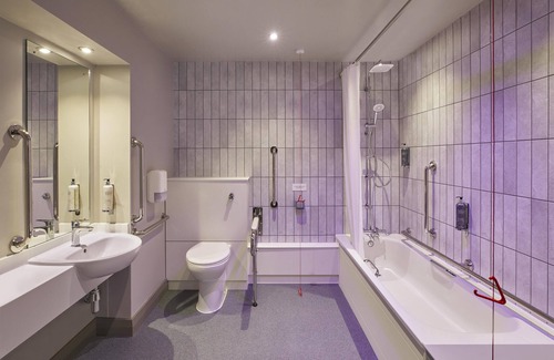 Fareham Hotel | Premier Inn Fareham