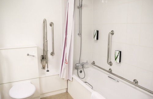 Paisley Hotel | Premier Inn Glasgow Airport