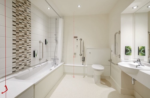 Uphall Hotel | Premier Inn Livingston - M8 Jct3