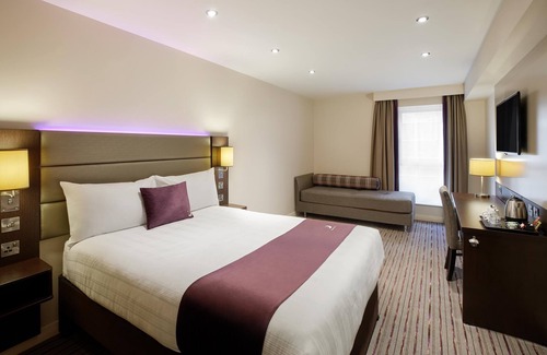 Gresford Hotel | Premier Inn Wrexham North - A483