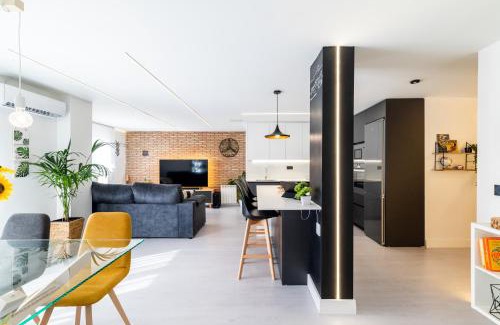 Camino de Ronda Apartment | Premium apartment Granada Center with balcony view