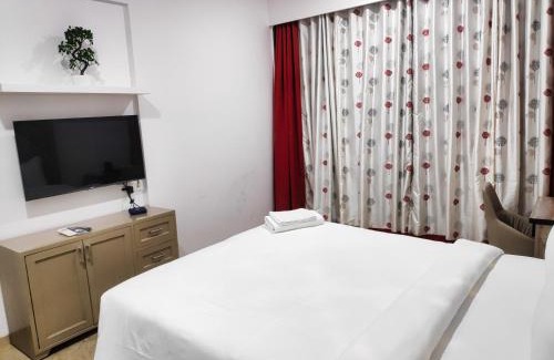 Hiranandani Gardens Apartment | Premium Apartment in Hiranandani Powai by Maxxvalue - Chitranjan