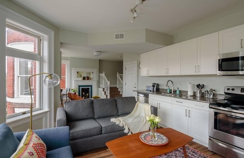 Midtown Apartment | Premium Bi-level Apartment in Heart of Midtown!