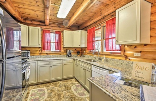 Pleasant Mount Cabin | Premium Cabin and Suite Autumn Midweek - 35% OFF Promo!