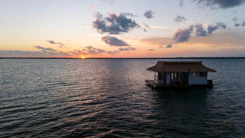 Key Largo Boat Rental | Premium Floating Bungalow by Stay Ombi