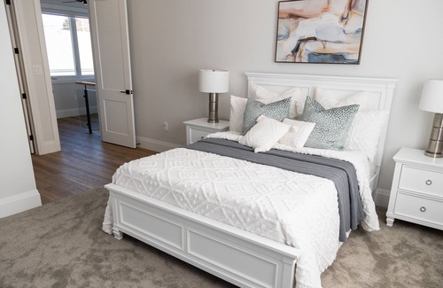 Sarnia House | Premium House located near St. Clair River with Hot Tub