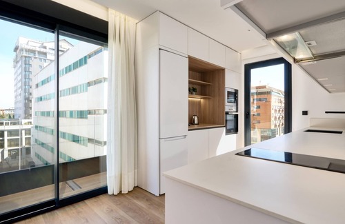 La Buhaira Apartment | Premium Penthouse 3BR, 4BA, Terrace, Parking & Views