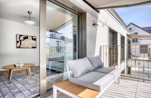 Wiedikon Apartment | Premium Wiedikon 2BR w/Storage & W/D, nr Transport, by Blueground