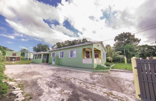Buckleys Village Apartment | Prentice Place Lovely 1 bedroom condo with private parking.