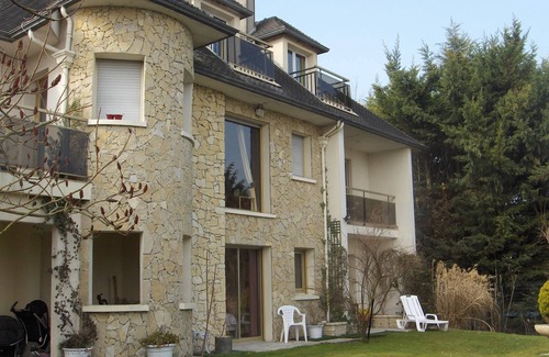 Villennes-sur-Seine Apartment | PRES PARIS VERSAILLES CHARMING 2 ROOMS WITH TERRACE AND GARDEN BY THE SEINE