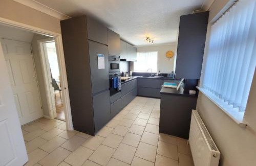 Colchester House | President Road- A Spacious and homely four bed house by Catchpole Stays