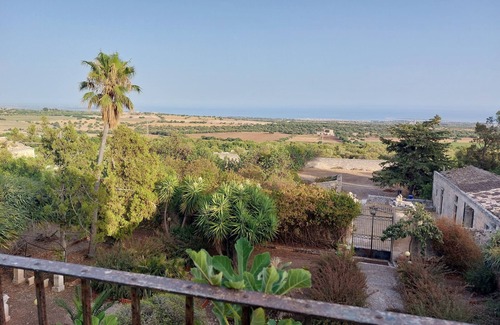 Modica Villa | Prestigious historic mansion nestled in a centuries-old park.