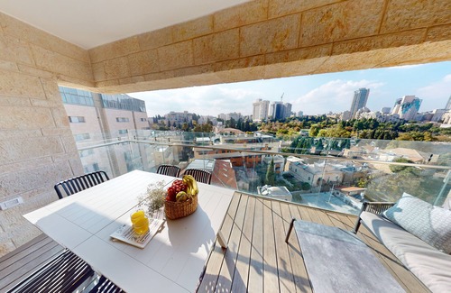 Mamilla Apartment | ★Prestigious King David 3BR/3BA - View! Pool & Gym★
