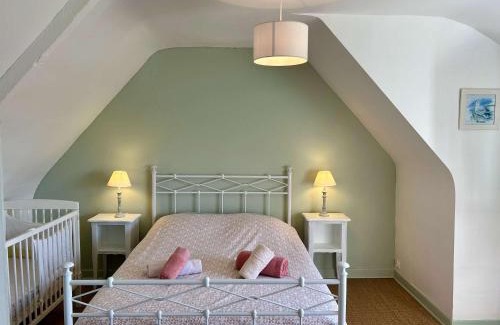 Tredrez-Locquemeau House | Pretty charming Breton cottage for 4 people