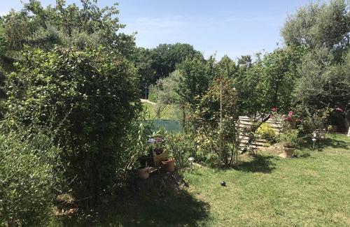 Allauch House | Pretty dependent room in house with garden
