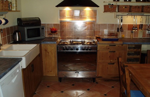 Pampelonne Cottage | Pretty family gite with shared pool