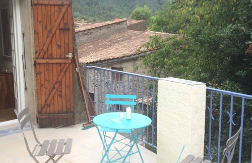 Puilaurens House | Pretty house in Medieval village with castle views