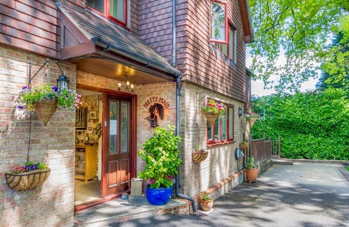 Trotterscliffe Bed & Breakfast | Pretty Maid House B&B