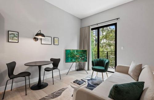 Flagler Village Apartment | Pretty Rola 302 Cozy Condo with King Bed Great Location