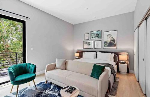 Flagler Village Apartment | Pretty Rola 304 Luxury Apt w King Bed Central Area