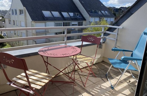 Saint-Cast-le-Guildo Apartment | Pretty tastefully decorated studio in a residence with swimming pool and 150 m from the main beach