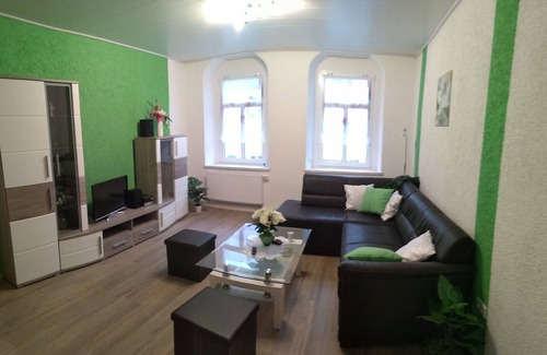 Waldheim Apartment | Price f. 4 pers. incl. WiFi - Family Accommodation - Hostel f. professional