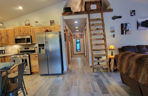 Nordman Cabin | Priest Lake Reeder Bay Retreat on 3 Acres 3 Bedroom 2 Bath Sleeps 8