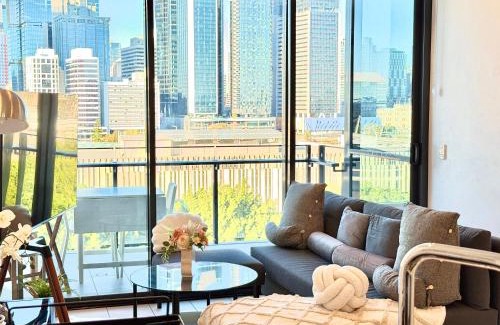 South Brisbane Apartment | Prime 2BR Location Pool Parking BCT 1004