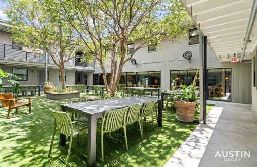 Chestnut Apartment | Prime ATX Location Steps to Coffee, Eats and More